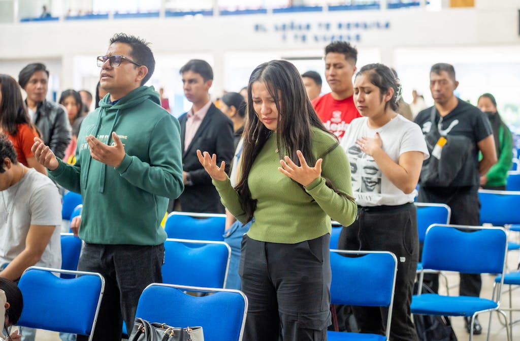 Christian opposite gender friendship in group context